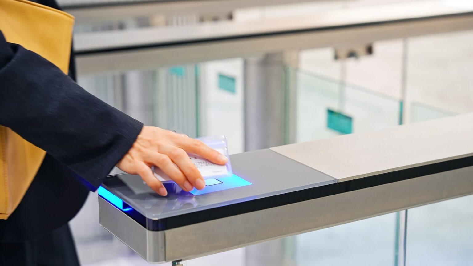 Accès RFID dans les bâtiments commerciaux et publics